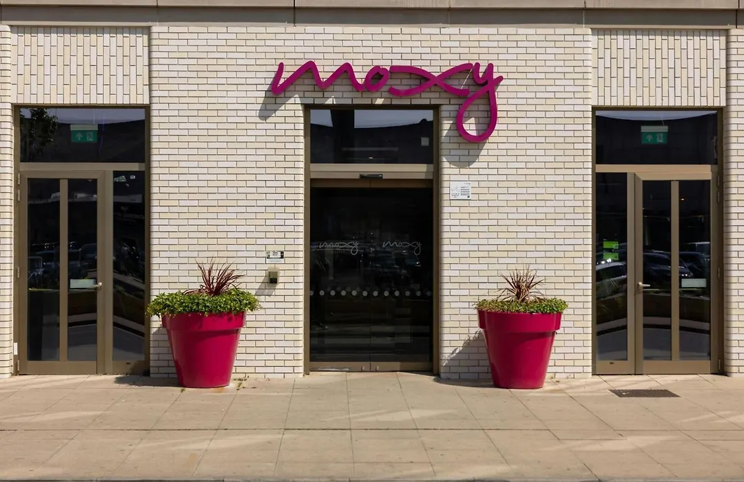 Moxy London Excel-1
